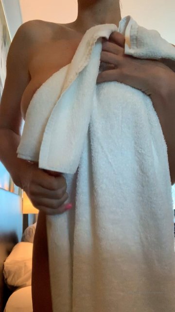 Alice Goodwin Nude Towel Strip Onlyfans Video Leaked - #4