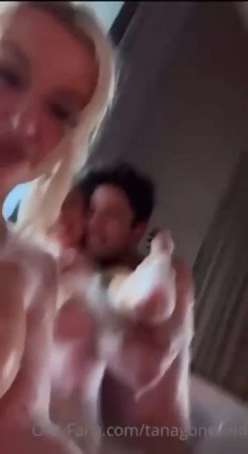 Tana Mongeau Nude Bathtub Threesome OnlyFans Video Leaked - #9