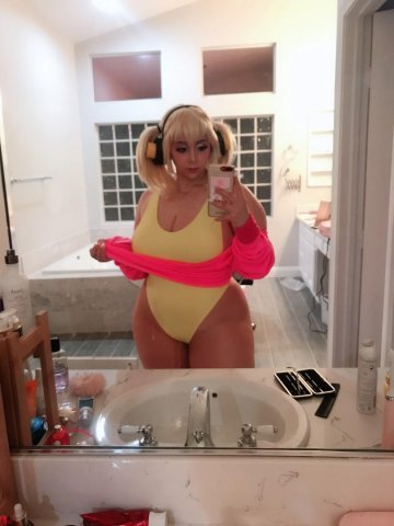 Momokun Nude Workout Pochaco Set