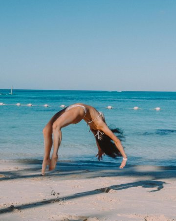 Charli D’Amelio Bikini Beach Candid Thong Set Leaked - #12