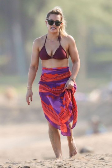 Hilary Duff Bikini Beach Candid Set Leaked - #8