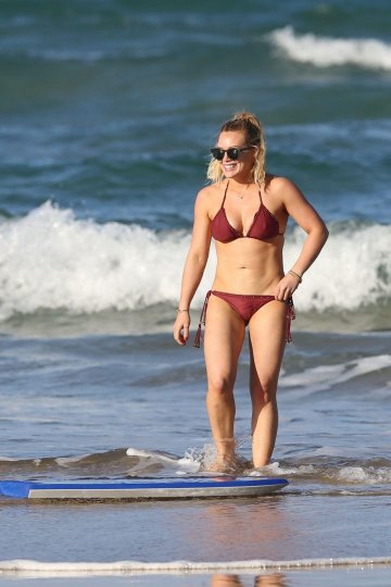 Hilary Duff Bikini Beach Candid Set Leaked - #5