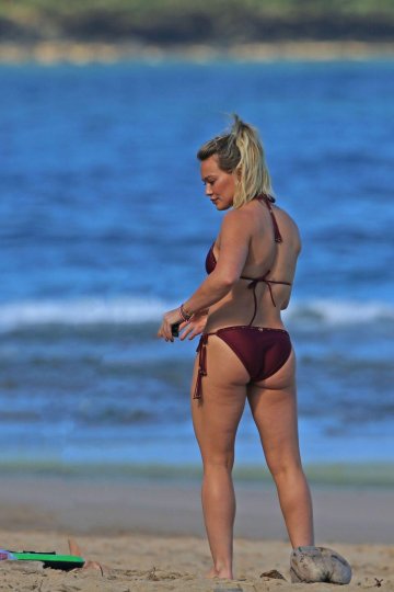 Hilary Duff Bikini Beach Candid Set Leaked - #28