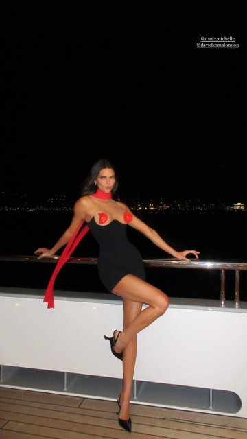 Kendall Jenner Pasties Dress Candid Video Leaked - #9