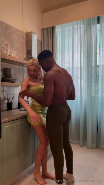 Frances Bentley Nude Kitchen Cunnilingus OnlyFans Video Leaked - #9