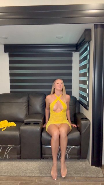 Vicky Stark Nude Yellow Outfits Try-On Onlyfans Video Leaked - #4