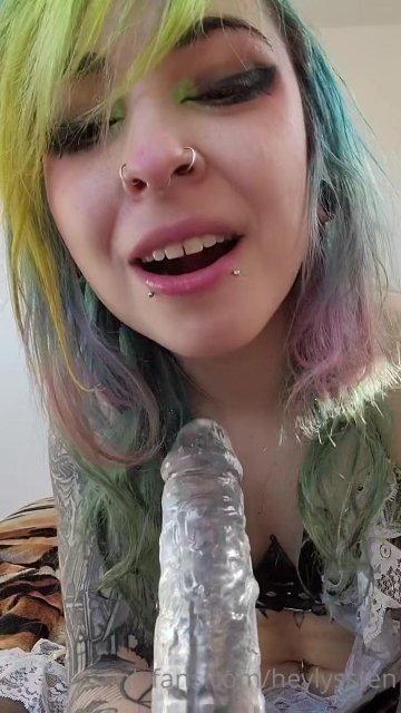 HeyLyssten Close-Up Dildo Blowjob OnlyFans Video Leaked - #7