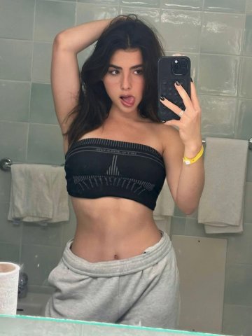 Andrea Botez Sexy Mirror Selfies Set Leaked - #2
